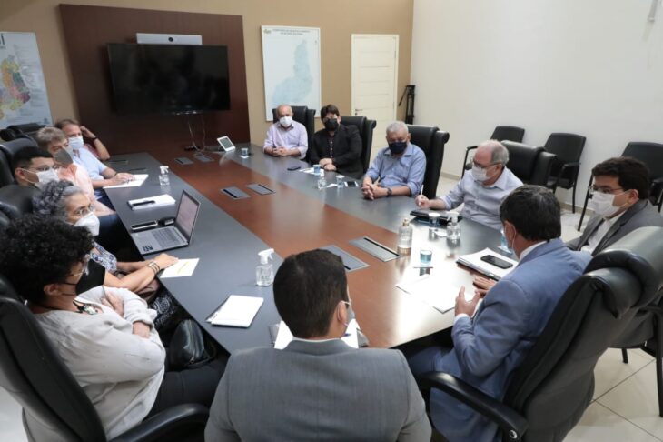 Reuniao-orgaos-recuperacao-de-estradas-2-730x486