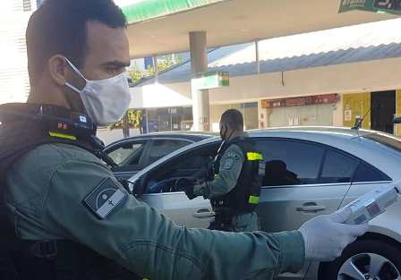  POLICIAIS Militares de Pernambuco realizam importante trabalho na cidade de Araripina
