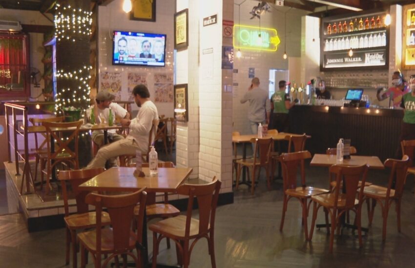  RETOMADA: 73% dos bares e restaurantes já reabriram no país, diz associação