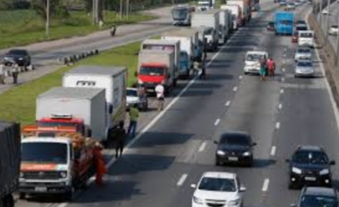  APESAR de apelo feito por Bolsonaro, sindicatos confirmam greve de caminhoneiros