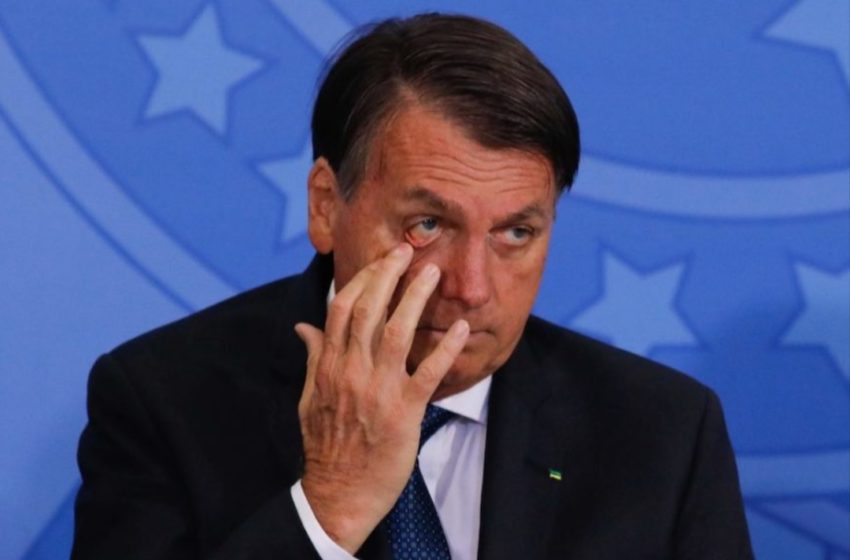  EM dia de recordes, Bolsonaro critica quem quer culpá-lo por mortes