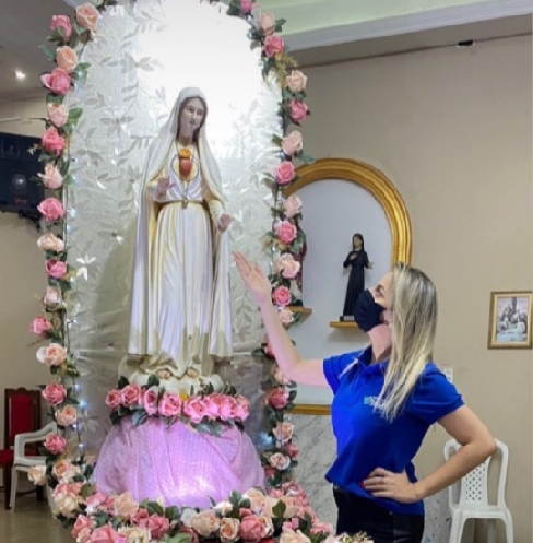  SECRETÁRIA de Saúde de Salitre, Geórgia Souza, a pedir proteção também a Nossa Senhora de Fátima