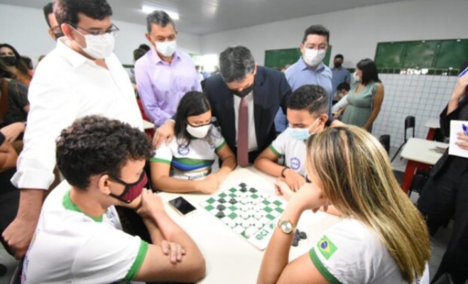  GOVERNADOR entrega reforma da Unidade Escolar Estado São Paulo em Teresina