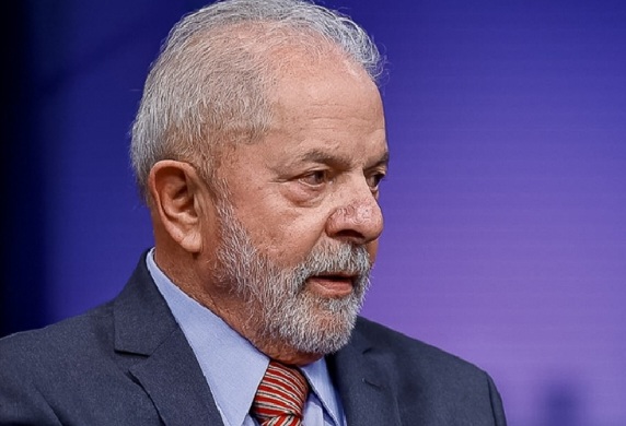  Luiz Inácio Lula da Silva busca novos comandantes para as Forças Armadas