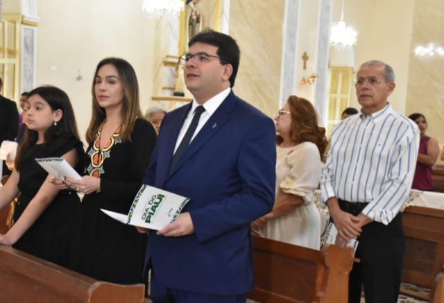  Governador participa de missa em Teresina pelos 201 anos do Piauí