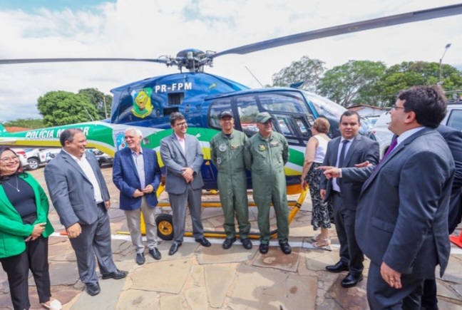  Rafael Fonteles entrega helicóptero, viaturas e novos equipamentos para as Polícias Civil e Militar